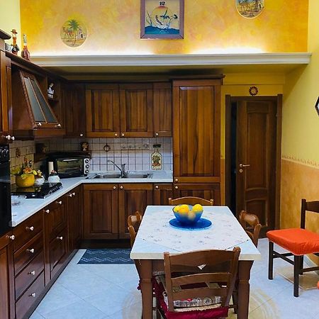 Giusy'S House Apartment อาโวลา ภายนอก รูปภาพ